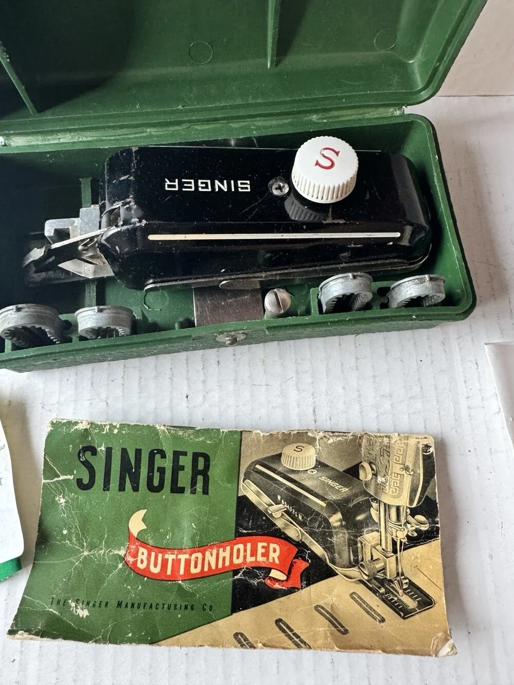 Vintage Singer Buttonholer 160506 Green Case Manual Templates Sewing Attachment